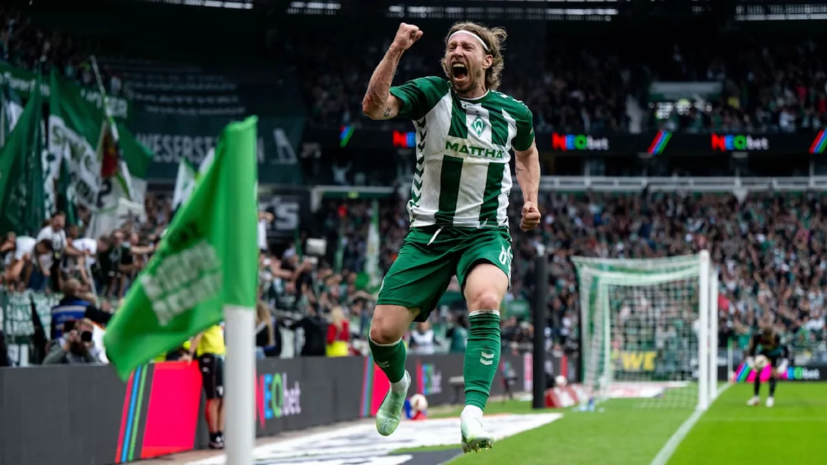 Spieler +++ Trainer +++ Fans - Ganz Bremen feiert Werder-Helden Weiser