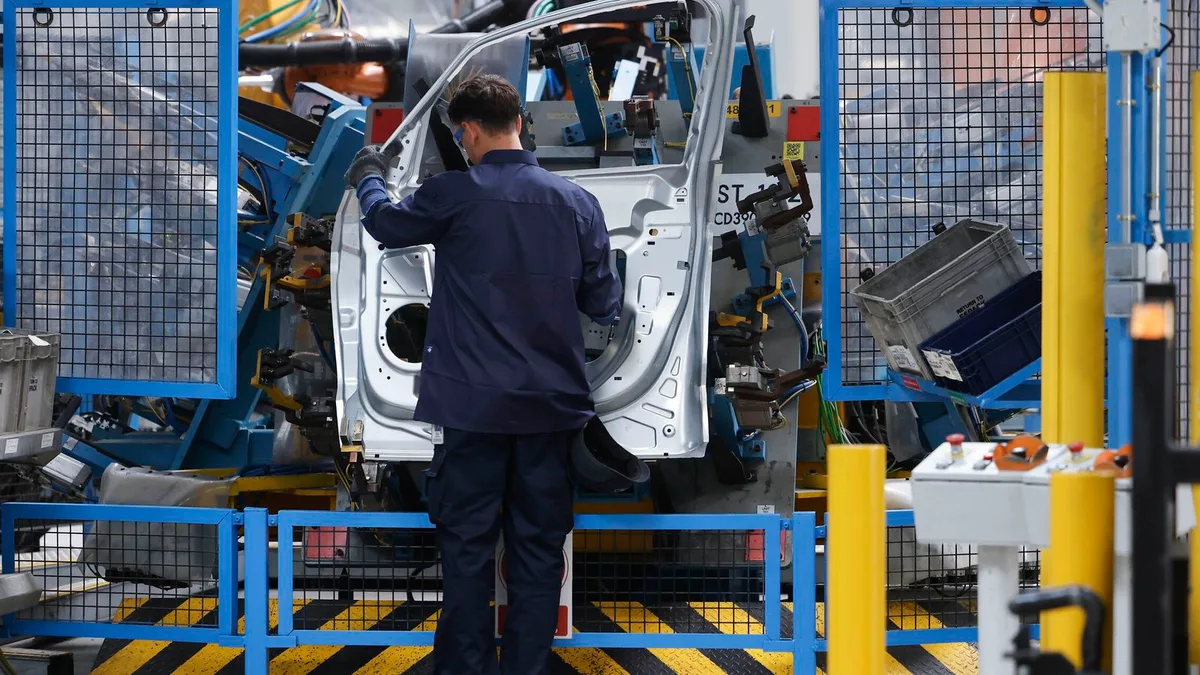 El Gobierno chino autoriza sin condiciones la compra por Geely del 34% de Ford Almussafes