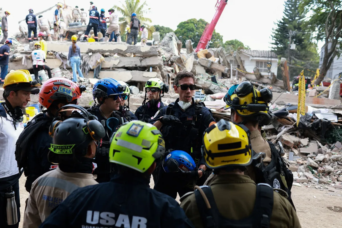 El gobierno de Colombia confirmó que ya son 329 las víctimas fatales por el terremoto