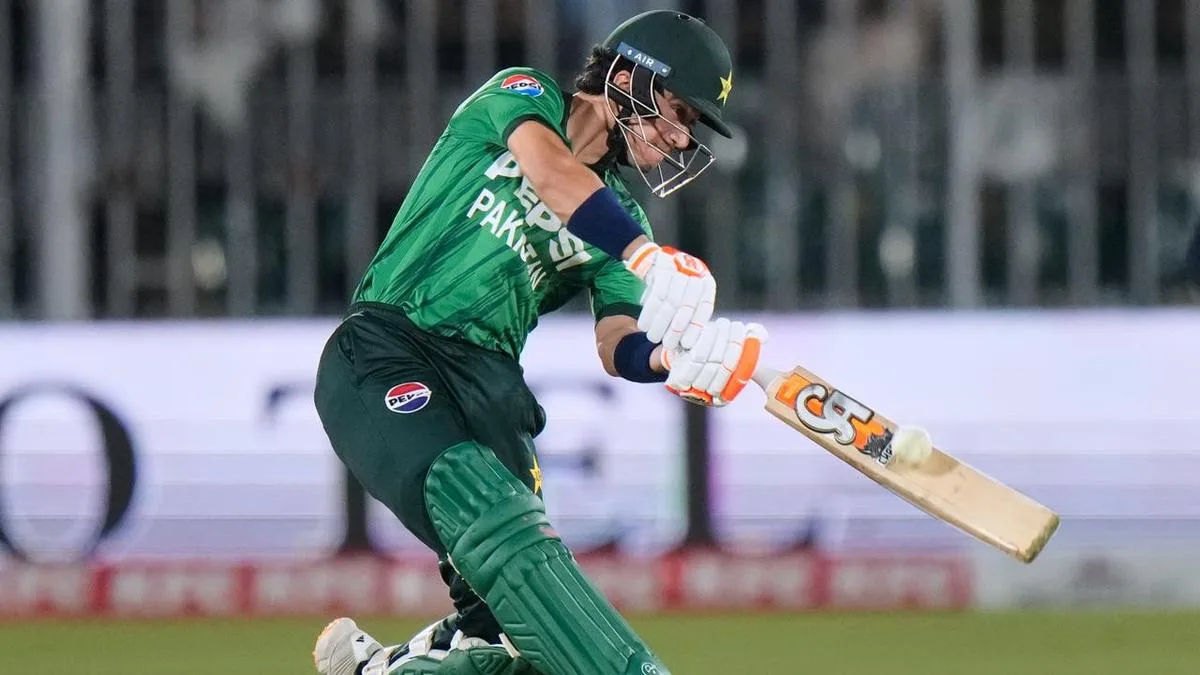 Pakistan power to thumping T20 win over Sri Lanka