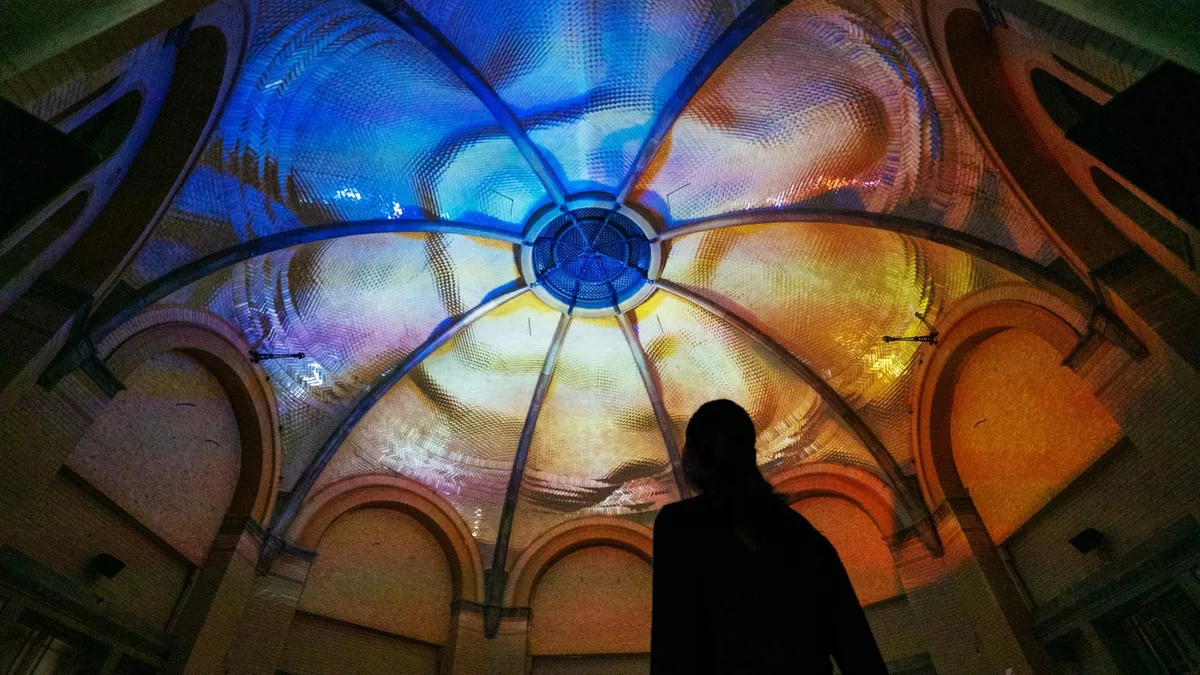 Licht- und Medienkunst "Nebula" in den Beelitzer Heilstätten
