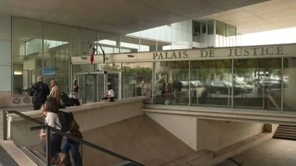 Mort d'un enfant dans l'accident d'un ascenseur : un technicien et deux entreprises condamnés huit ans après
