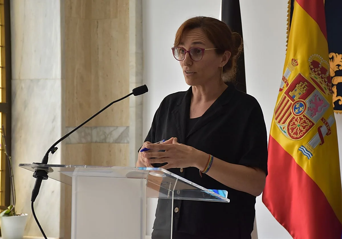 Mónica García contrata a Quirón para servicios y pruebas de los hospitales de Ceuta y Melilla