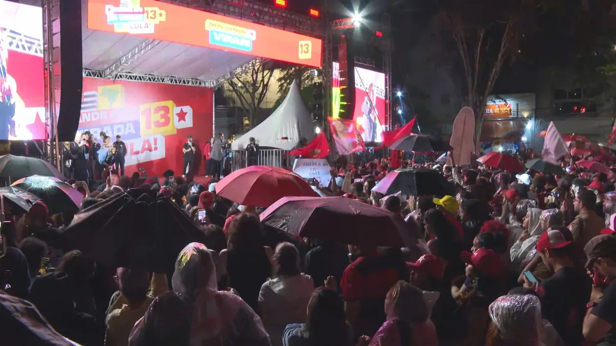 Manifestantes realizam protestos pró-Lula em 11 capitais nesta terça-feira (13)