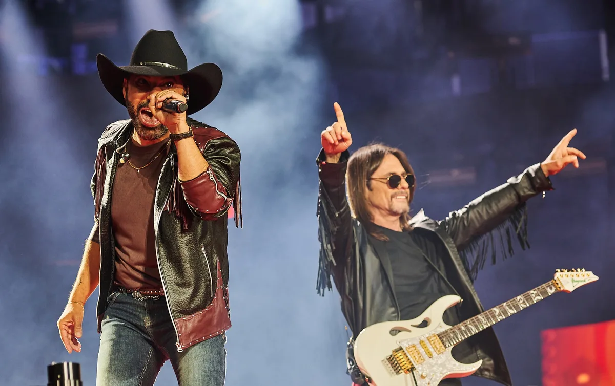 Edson & Hudson faz show de tripla comemoração em Barretos: 30 anos de carreira, aniversário e a 18ª vez no Parque do Peão
