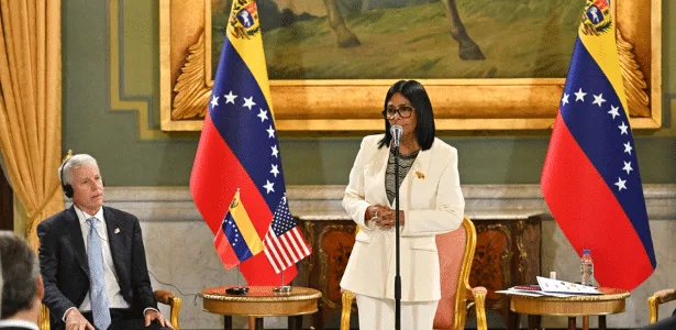 Delcy Rodríguez chama encontro com Trump de 'histórico' em Nova York