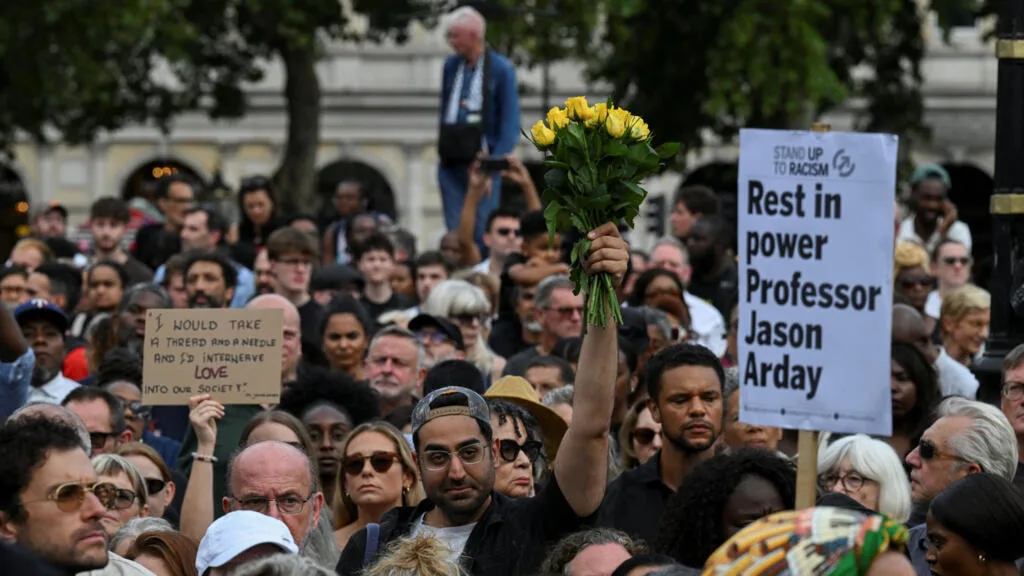 Morte de professor negro de Cambridge expõe debate sobre plágio, racismo e universidades de elite