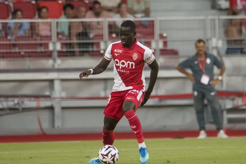 Un transfert surprise pour Monaco, le jeune milieu Pape Cabral vers Al-Ahli