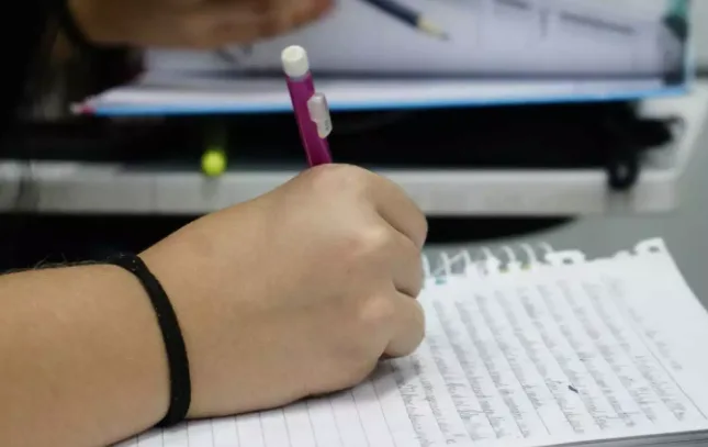 Enem pode trocar redação de 30 linhas por quatro textos a partir de 2028