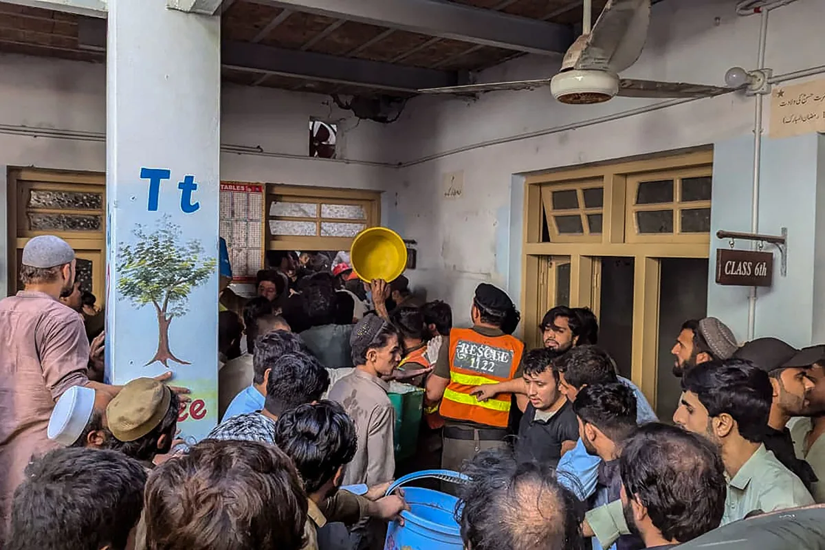 Al menos 27 niños y un profesor muertos tras el derrumbe del techo de una escuela en Pakistán