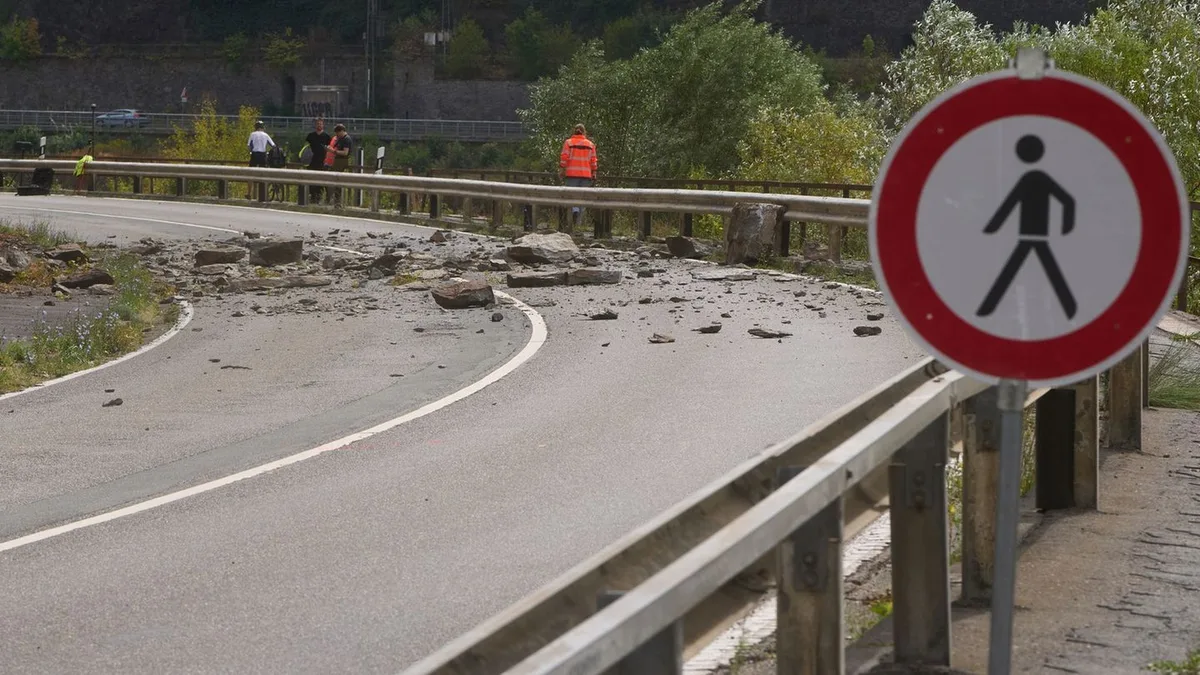 Loreley: Sicherung von Bundesstraße an Loreley nach Felssturz