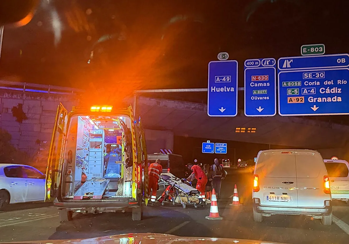 Un accidente en la A-49 deja un motorista herido grave