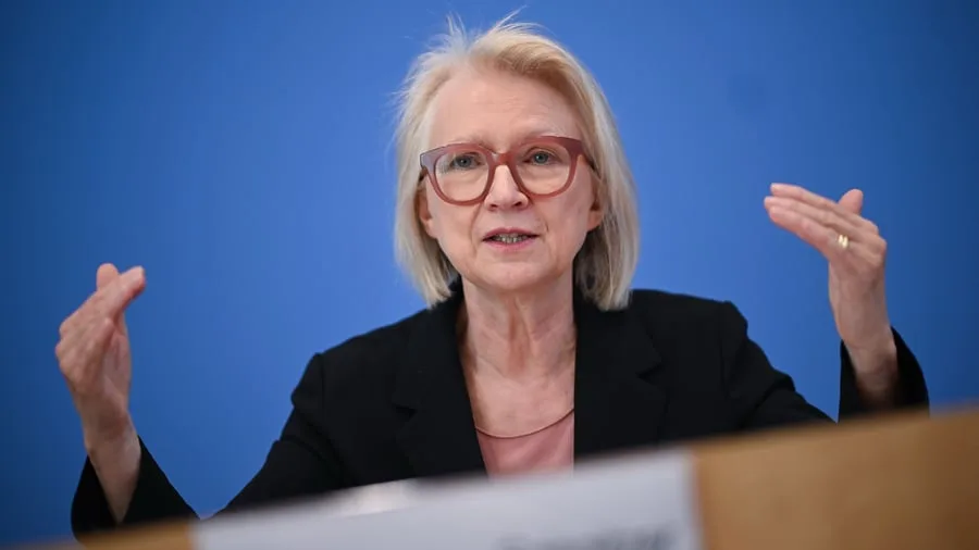 AfD: „Wirtschaftspolitisch inkompetent“ – Ökonomen attackieren Weidel wegen Euro-Plänen