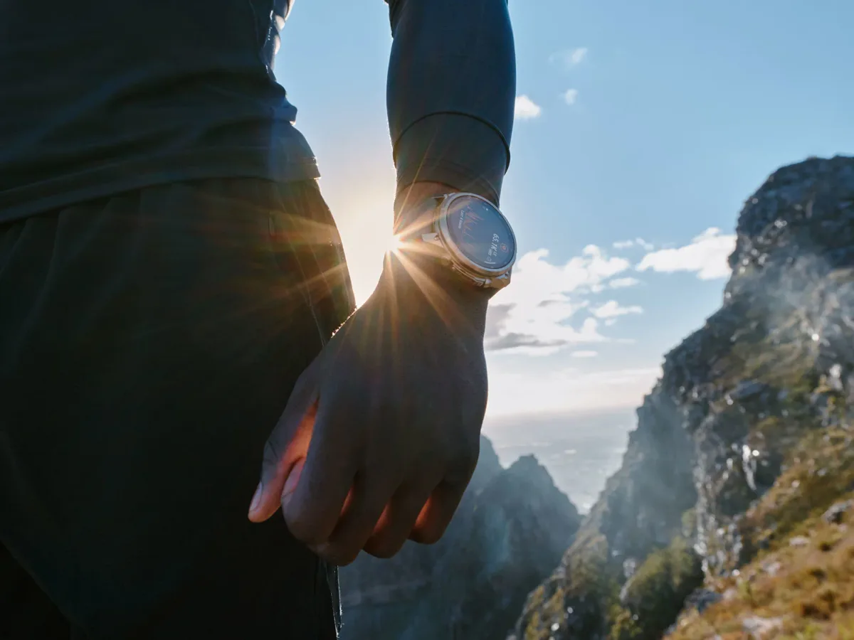 Garmin lança smartwatch top com conexão via satélite e bateria para 57 dias de uso