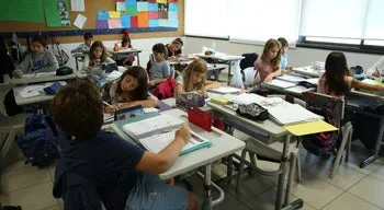 Regresso às aulas do ensino básico marcado pela falta de professores