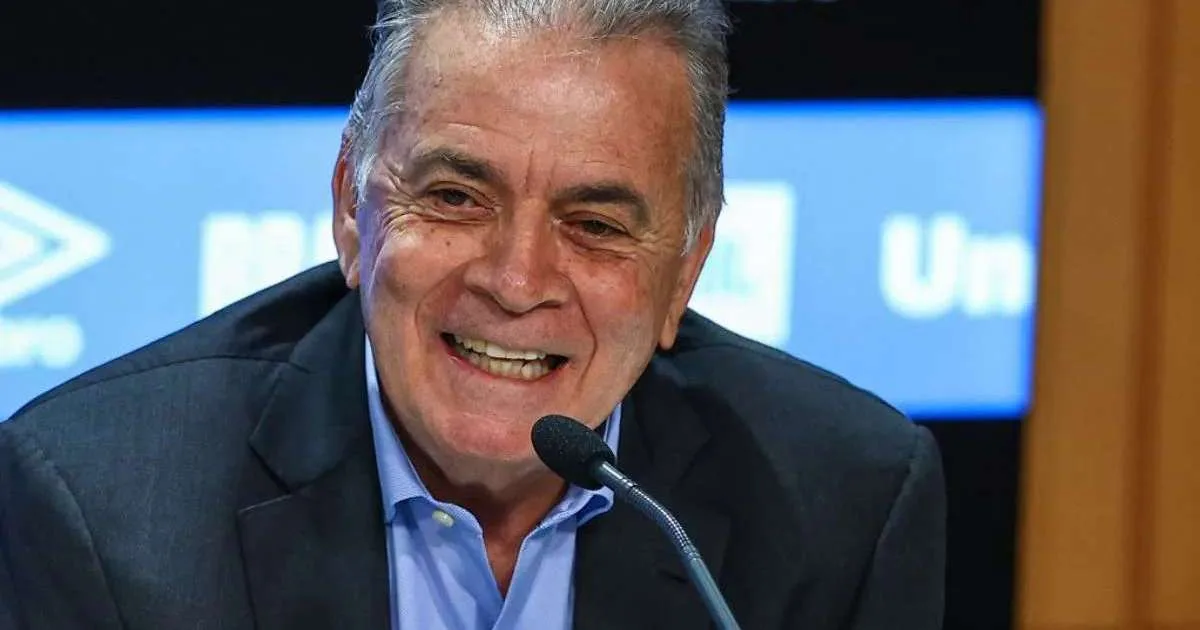 Paulo Pelaipe cobra resultados e coloca pressão sobre Luís Castro no Grêmio