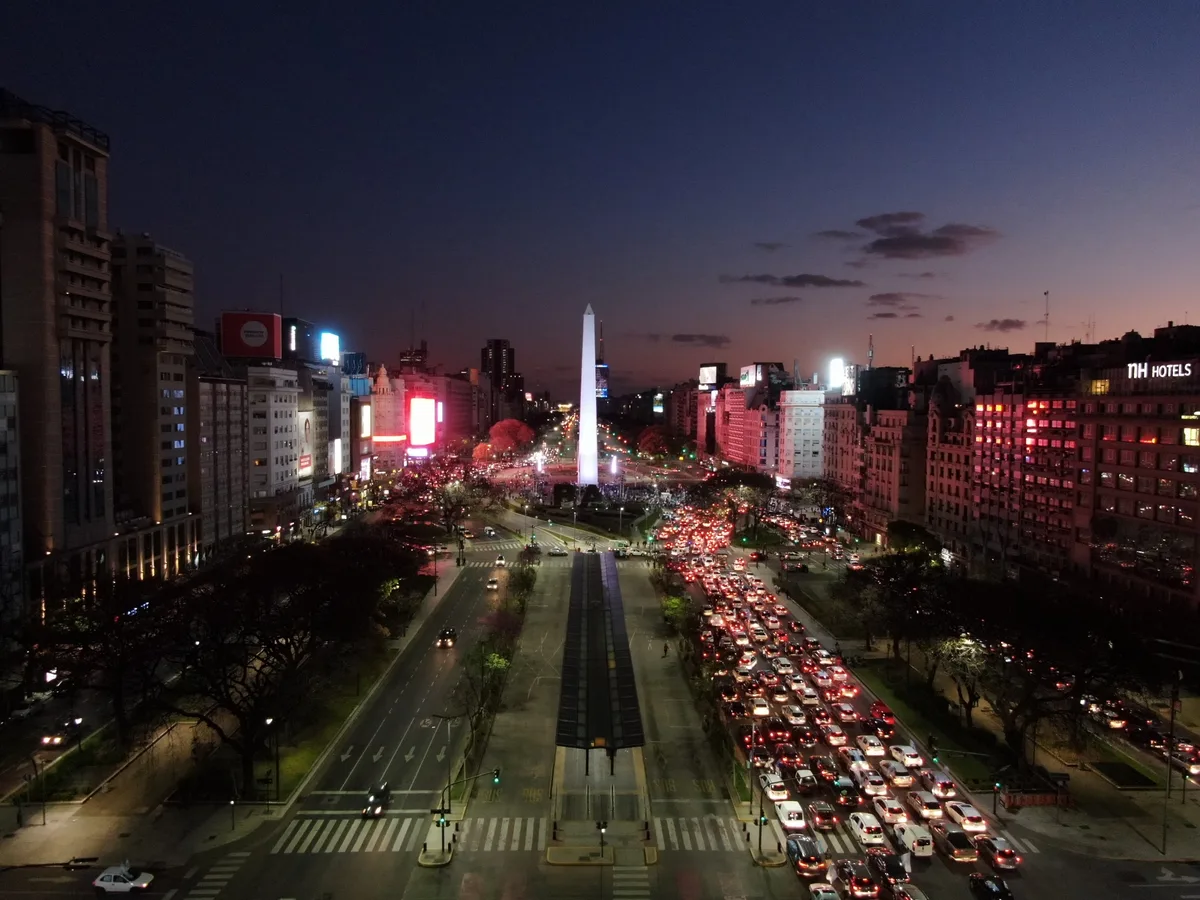 ¿Quiénes visitan la ciudad de Buenos Aires? El salto de los turistas chinos y por qué el movimiento nacional no acompaña