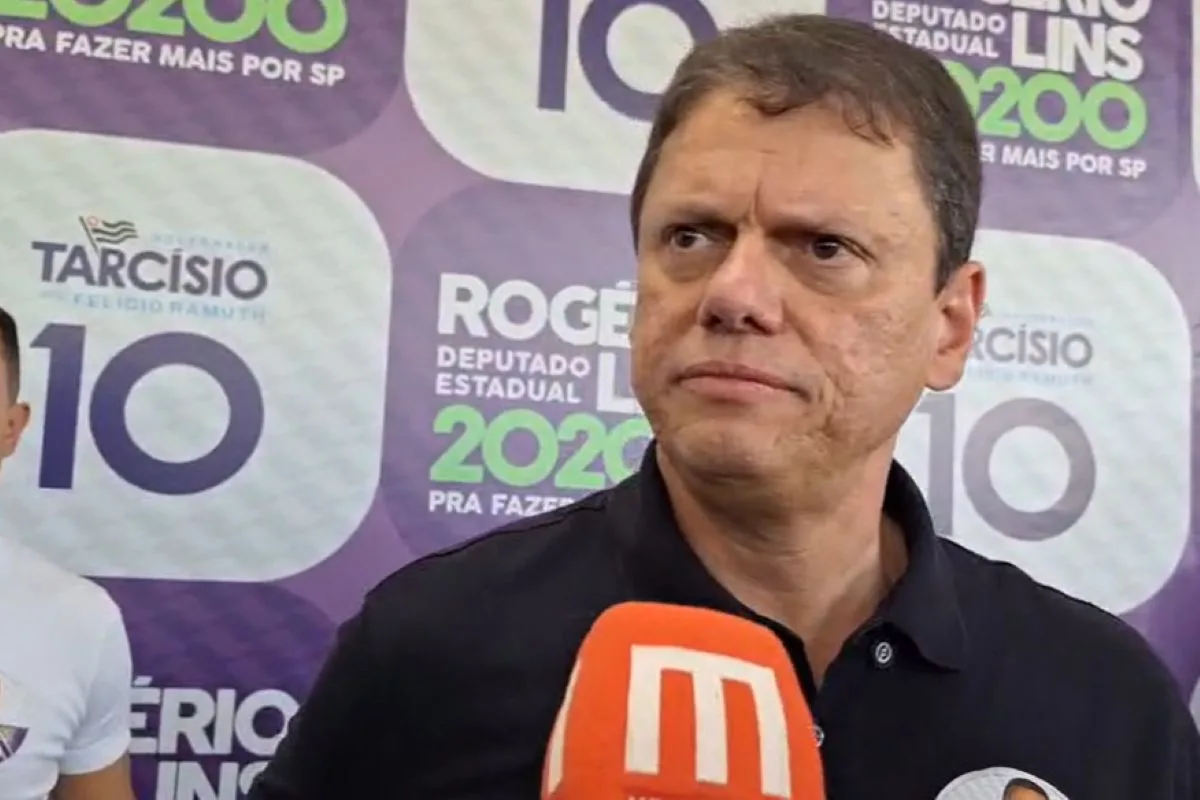 TRE-SP reverte decisão e libera vídeo com Tarcísio como boneco Chucky
