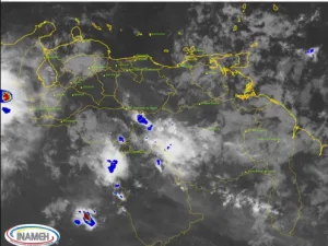Autoridades alertan sobre paso de Onda tropical 49