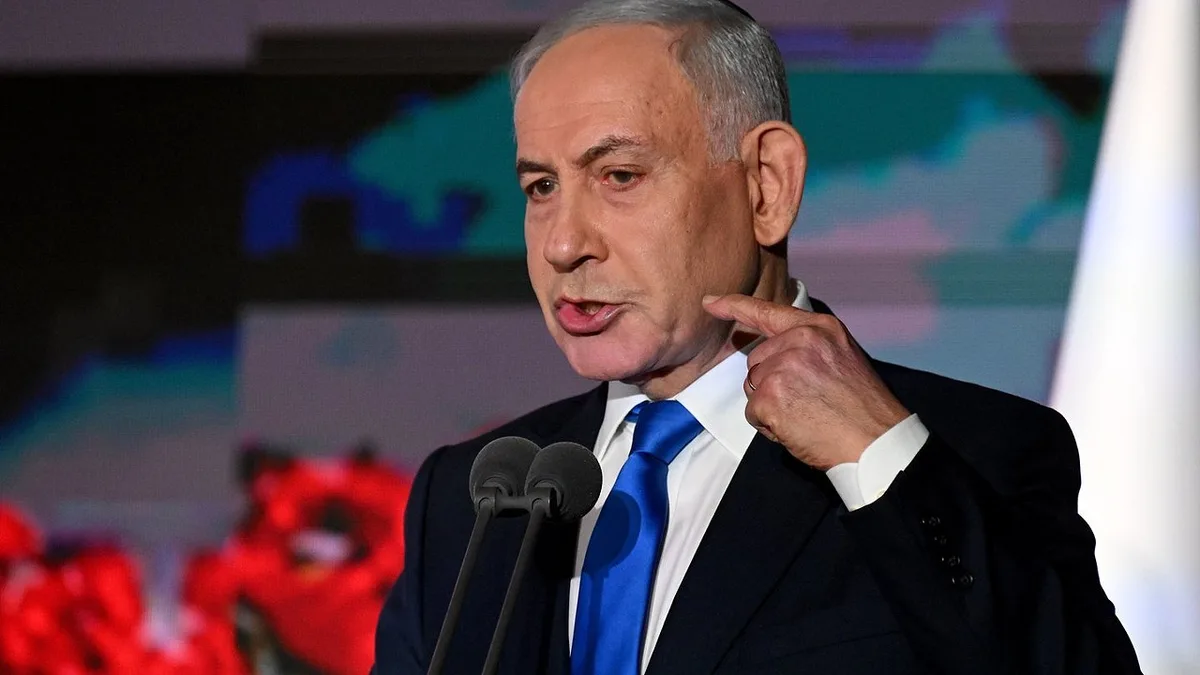Netanyahu felicita Flávio Bolsonaro e confunde-o com o pai