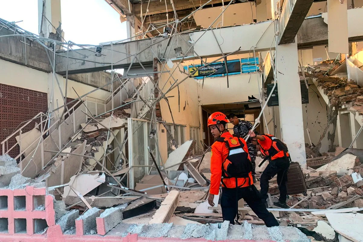 Terremoto de magnitude 7,7 atinge a Indonésia; veja vídeos