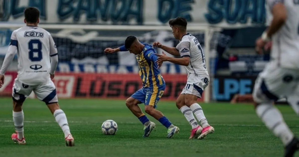 En un partido condicionado por el viento, Tristán Suárez y Atlanta empataron y la cima quedó al rojo vivo