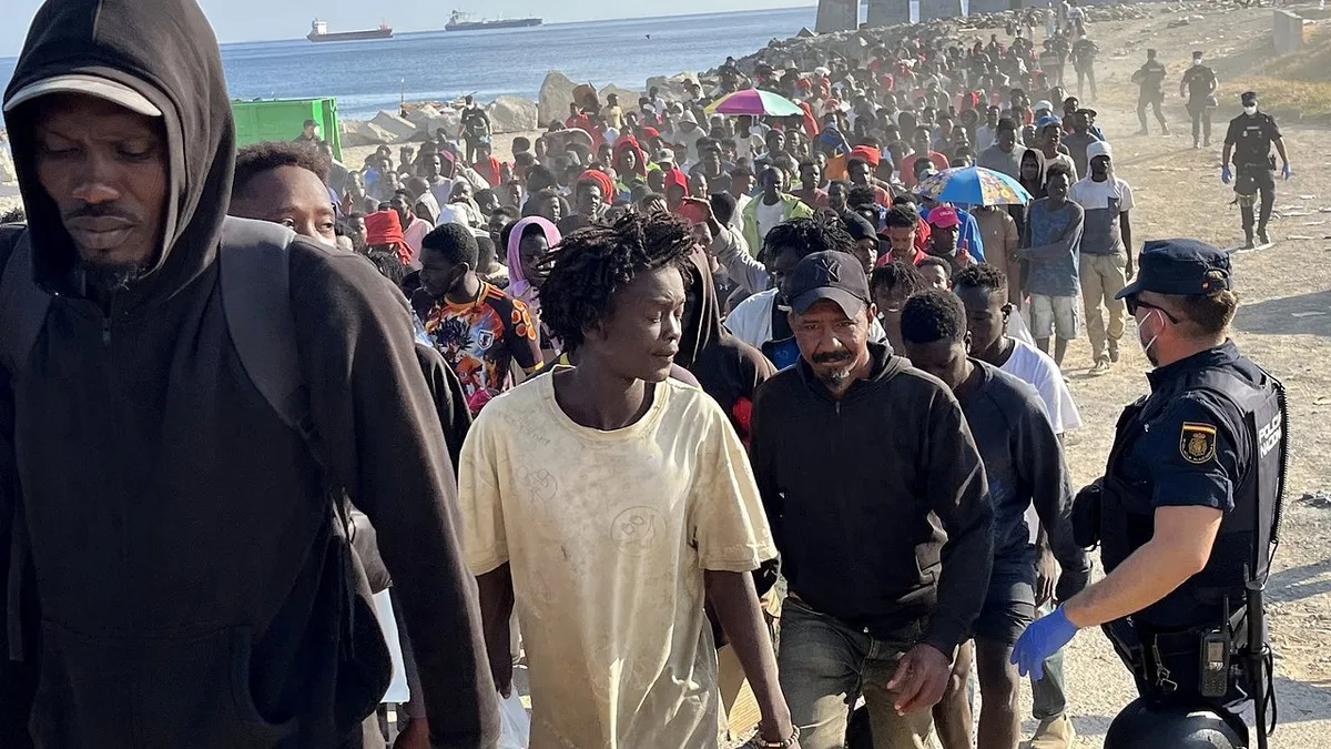 Milhares de migrantes sem solução em Ceuta