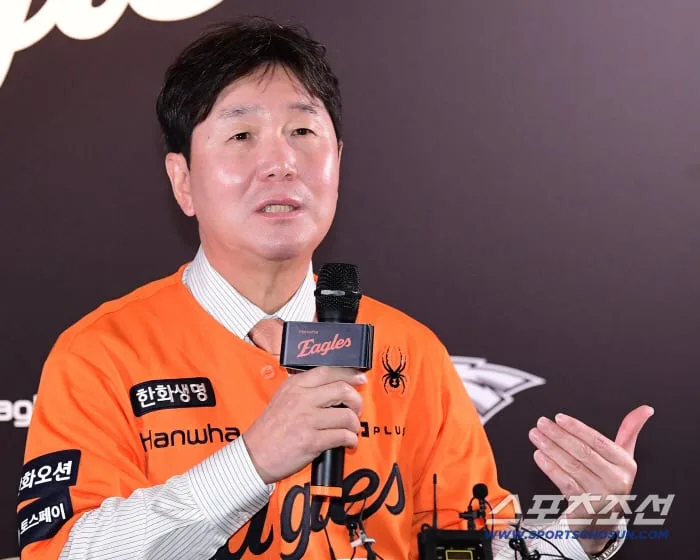 전임자는 '128억 선물' 받았다…'AG 金→전격 대전행' 사령탑 생각은? "아직 이야기를…" [대전 현장]