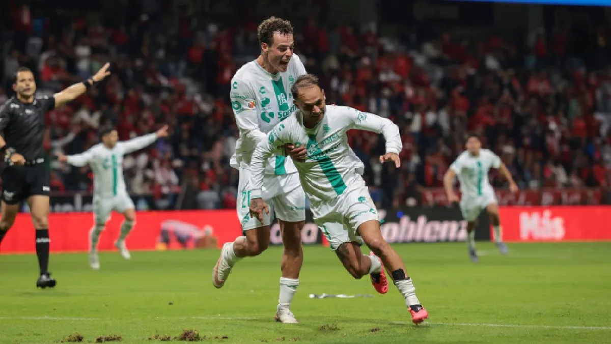 Toluca hace ridículo y Santos Laguna remonta con drama en el Nemesio Diez