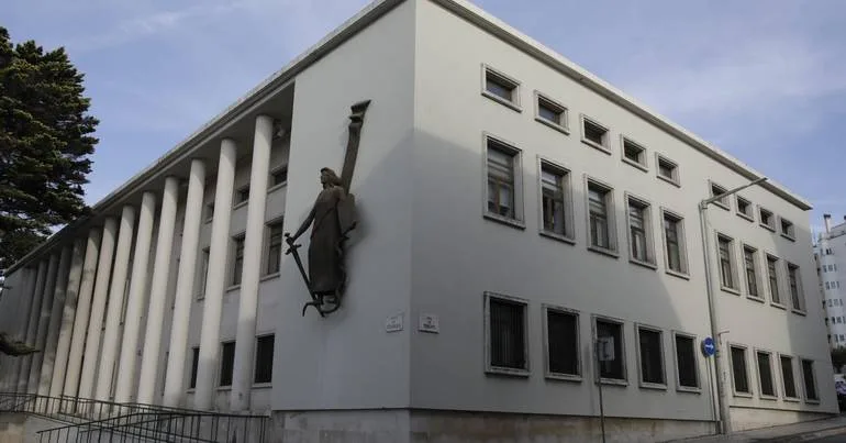 Violência doméstica. Leiria condena jovem a prisão efetiva