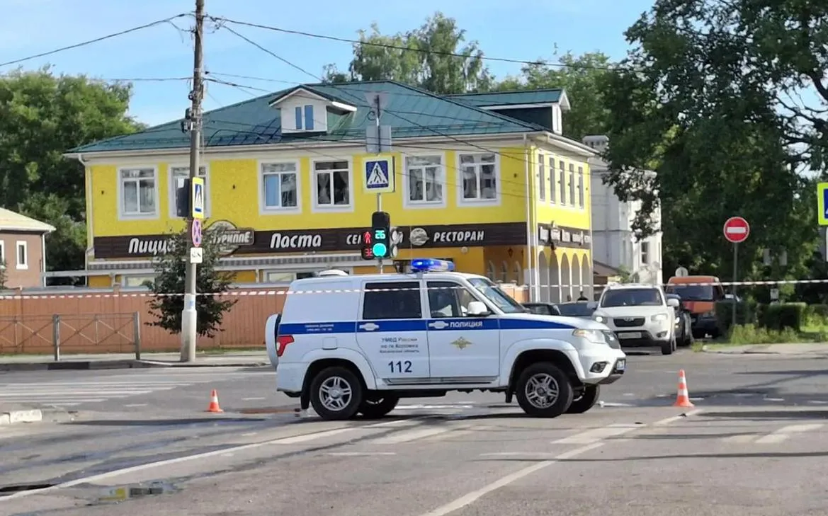 В Коломне при падении обломков БПЛА вспыхнул пожар в торговых павильонах