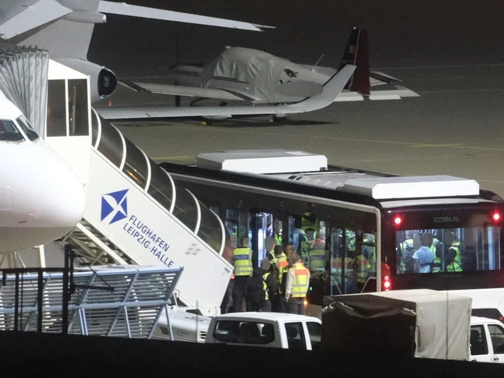 Flughafen Leipzig: Erneut Sammelabschiebung nach Afghanistan