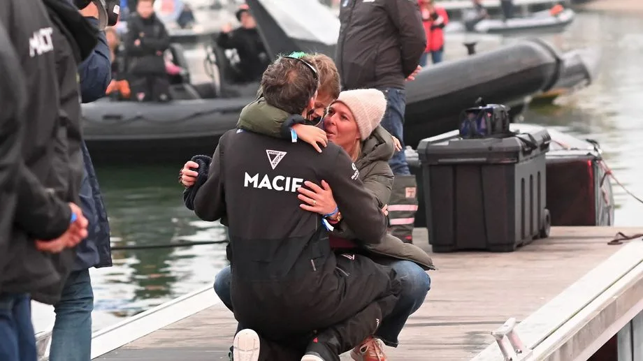 Hommage à Charlie Dalin à Concarneau : "c'était mon super héros, maintenant c'est le héros de tous" estime son épouse