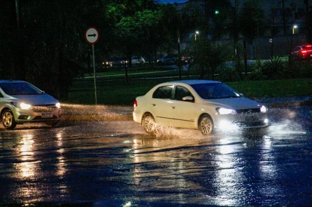 Previsão se cumpre e sexta-feira termina com chuva em Campo Grande