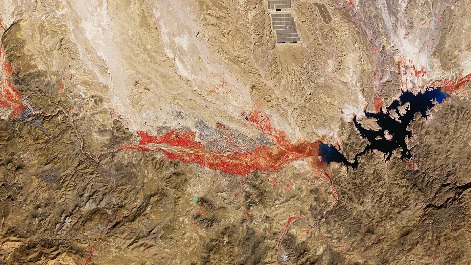 Cientistas observam Marrocos com imagens de satélite e descobrem uma enorme mancha vermelha