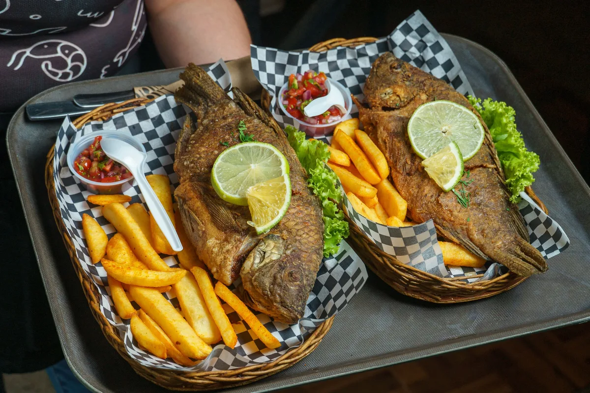 Los chefs españoles coinciden: “El pescado frito no se hace con pan rallado, sino con harina de trigo”