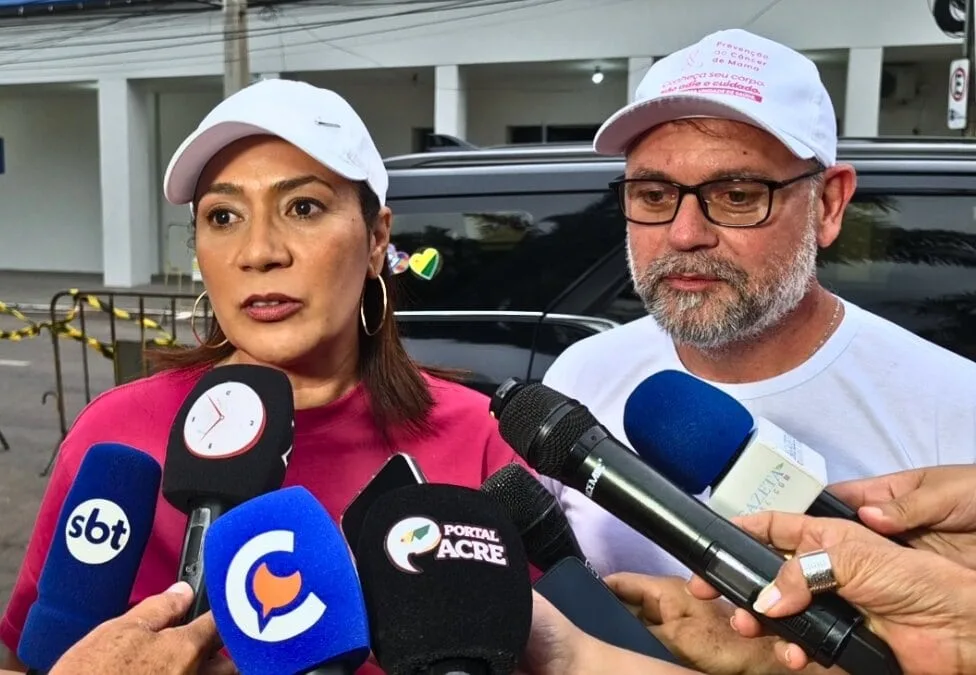 Ao lado de Alysson, Mailza defende ampliar serviços do Outubro Rosa para municípios do AC