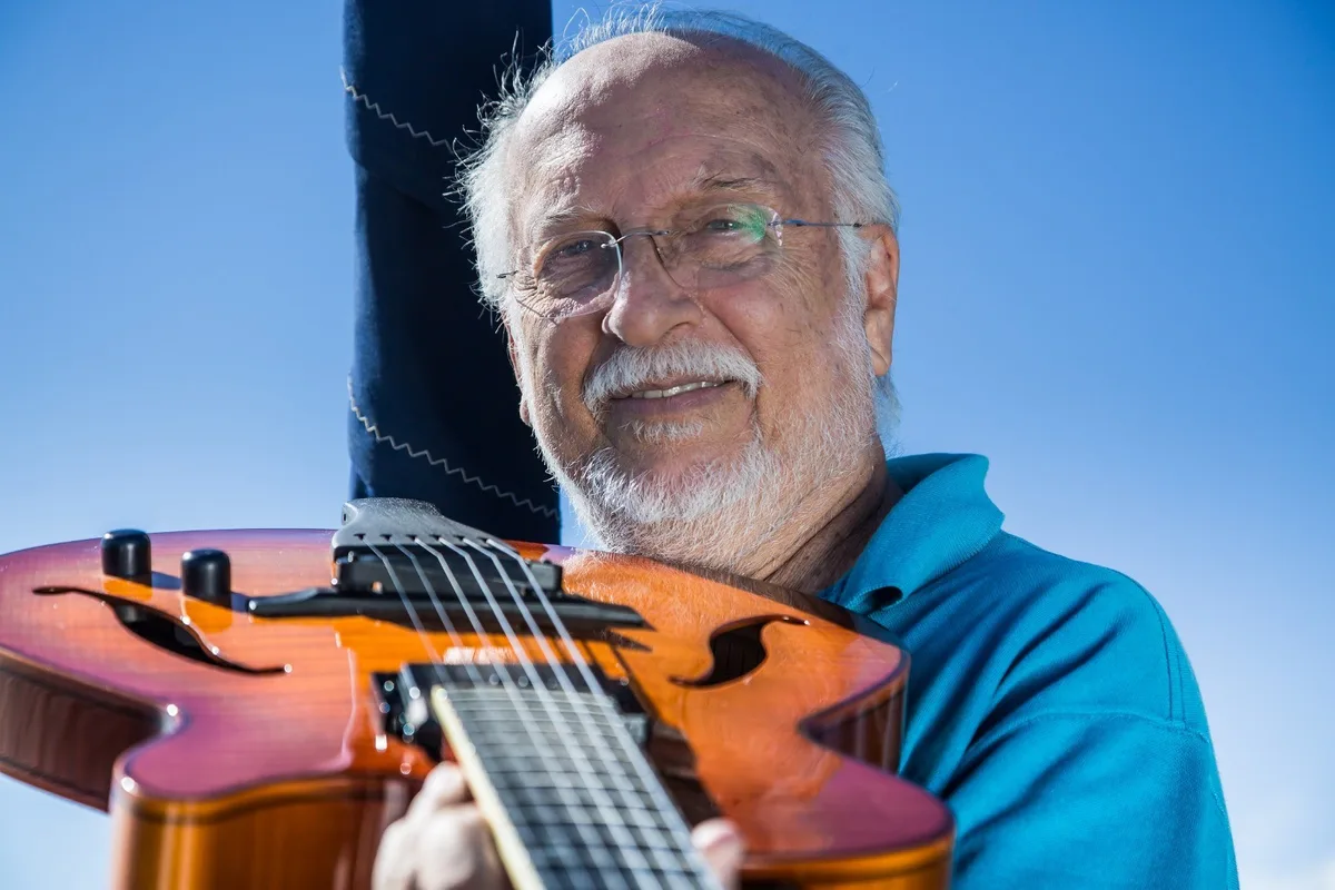 Roberto Menescal será homenageado em festival de Bossa Nova, em Arraial do Cabo, que inspirou compositor em ‘O Barquinho’