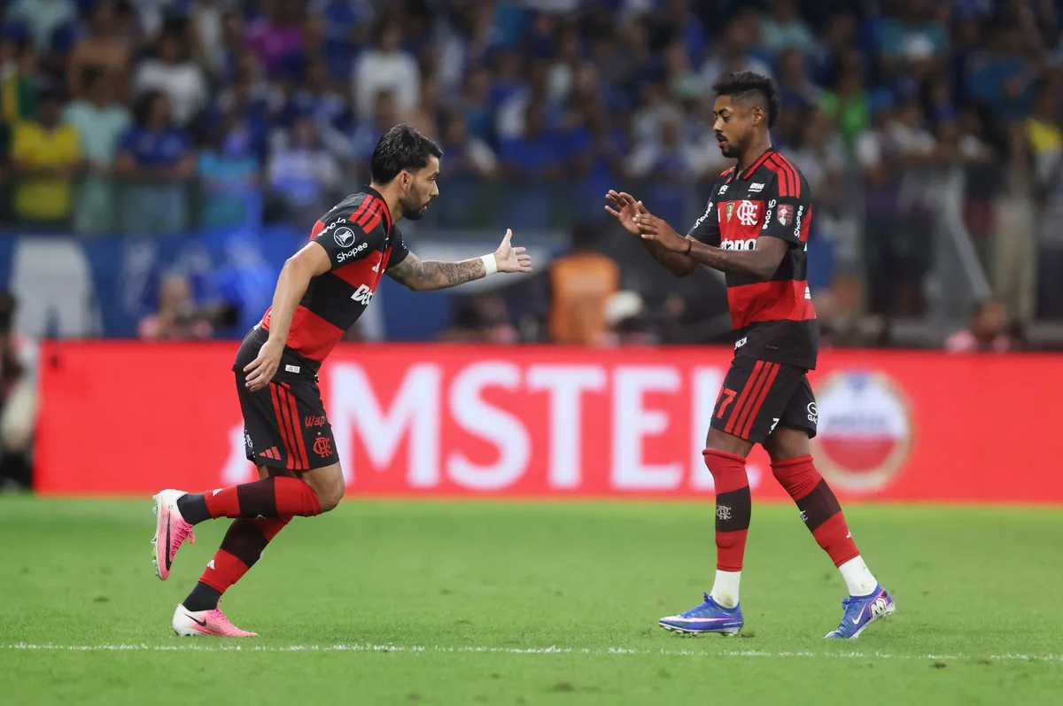 Bancos de Cruzeiro x Flamengo marcam duelo entre nomes sub-21 e selecionáveis de R$ 400 milhões