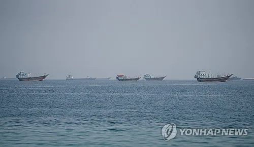 美 '이란 경제전쟁' 첫날 호르무즈 유조선 또 피격