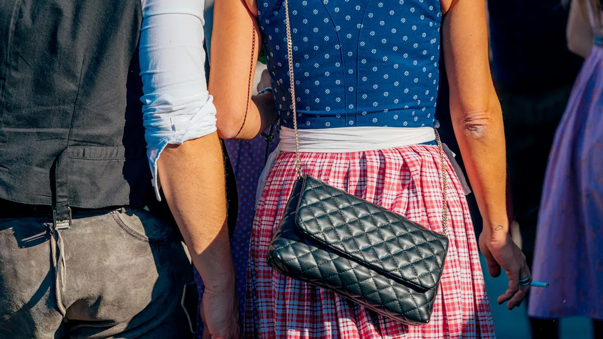 Sicher durch die Wiesn-Kontrolle - Was darf ich zum Oktoberfest mitnehmen?