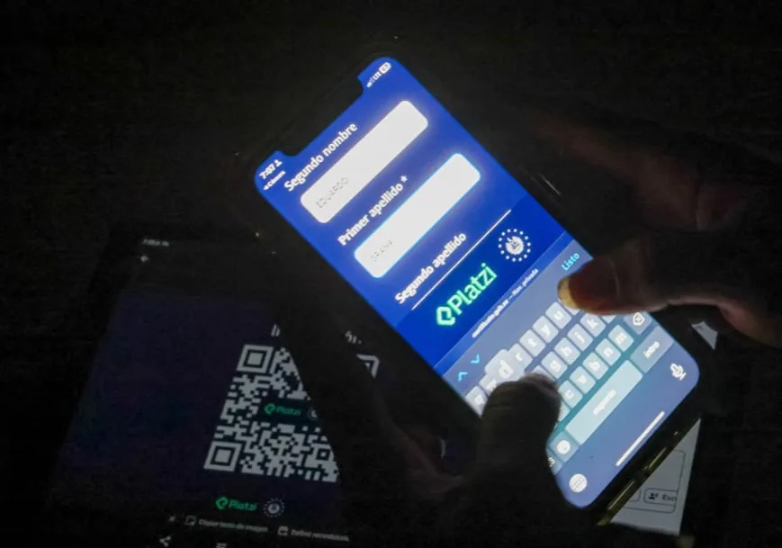 Certifícate brinda acceso a más de 2,000 cursos digitales gratuitos para salvadoreños en el país y la diáspora