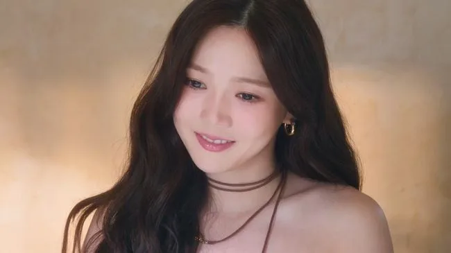 OH MY GIRLヒョジョン、本当の「私」探す第一歩