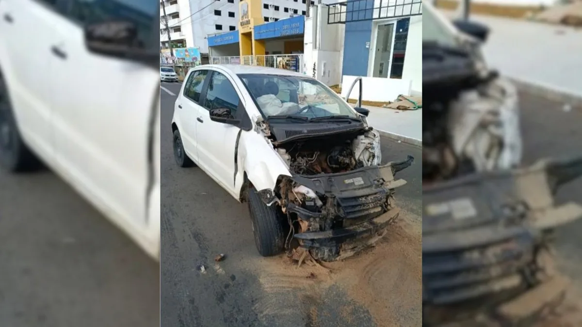 VÍDEO: motorista dorme ao volante, bate contra muro de casa e rodopia com carro em Botucatu