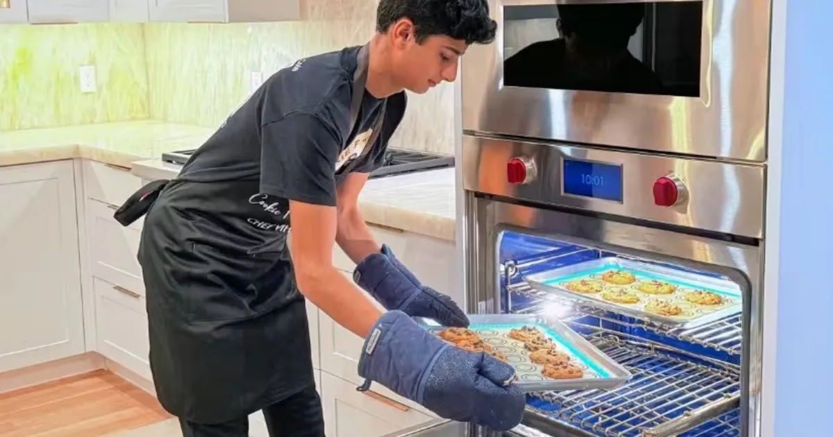Un estudiante comenzó a vender galletas para ayudar a niños de bajos recursos y ya recaudó más de 66.000 dólares: "No pensé que llegaríamos tan lejos"