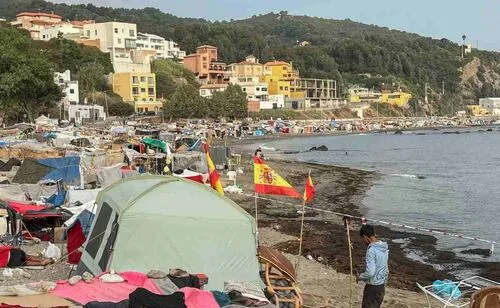 Arrestan a migrantes por apedrear patrullas militares en Ceuta; fueron detenidas 21 personas