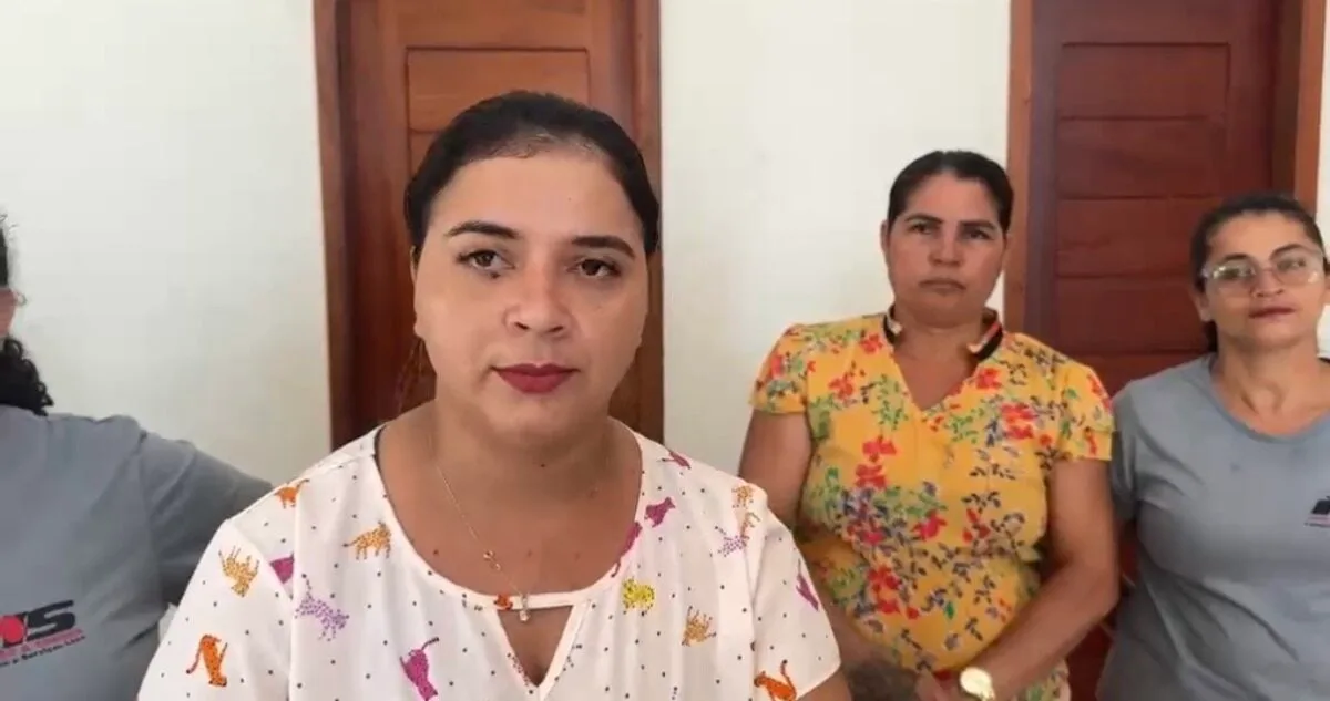 Sem salário e vale-alimentação, terceirizados paralisam atividades em escola Estadual de Cruzeiro do Sul