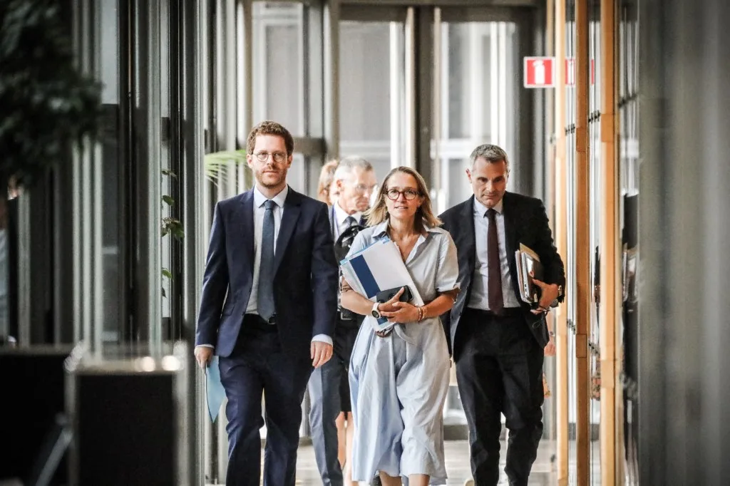 "Nous avons commencé le réarmement mais le monde se durcit plus vite" : la France entend réagir après le piratage du fisc