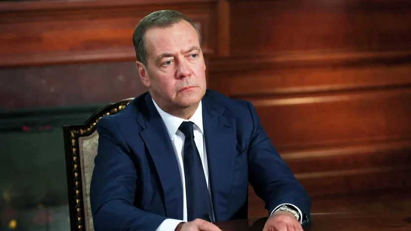 AD: слова Медведева об ответе России на провокации говорят о решимости Москвы