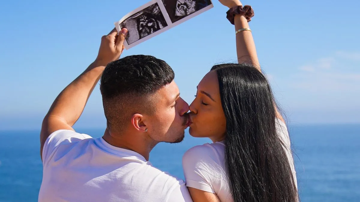 Scarlet Vas: Former Neighbours star expecting second child with stepbrother and husband Tayo Ricci